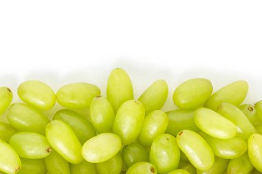 yeşil üzüm diyet meyve beyaz arka plan üzerinde organik