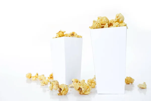 Palomitas Maíz Caja Blanca Sobre Fondo Blanco — Foto de Stock