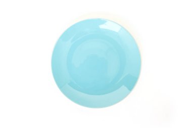 mavi tabak beyaz arka plan üzerinde boş