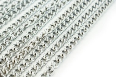 beyaz zemin üzerine Gümüş Zincir