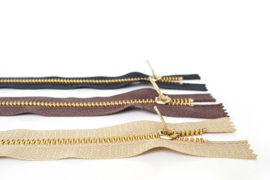 Beyaz arka plan nesnesinde fermuarın