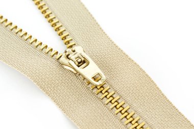 Beyaz arka plan nesnesinde fermuarın