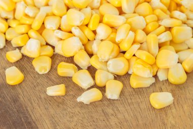 Mısır kazık organik gıda doğa ahşap arka plan üzerinde