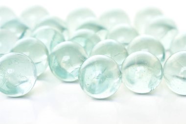 Cam top küre dekorasyon beyaz arka plan üzerinde