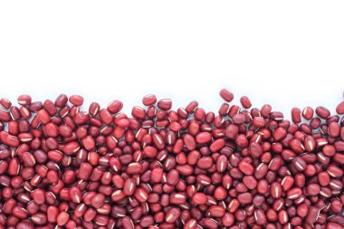 kırmızı fasulye tohumu sebze doğa çerçeve kenarlığı üstten görünüm beyaz arka plan üzerinde