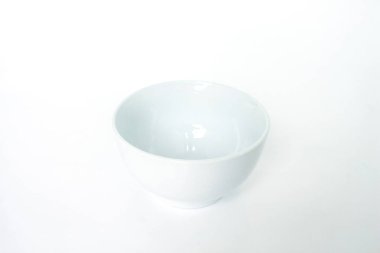 Beyaz kase beyaz arka plan üzerinde boş