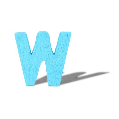 Alfabe harf ahşap beyaz arka plan üzerinde uzun gölge