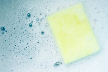 Kabarcıklar beyaz temizlik sünger yıkama köpük
