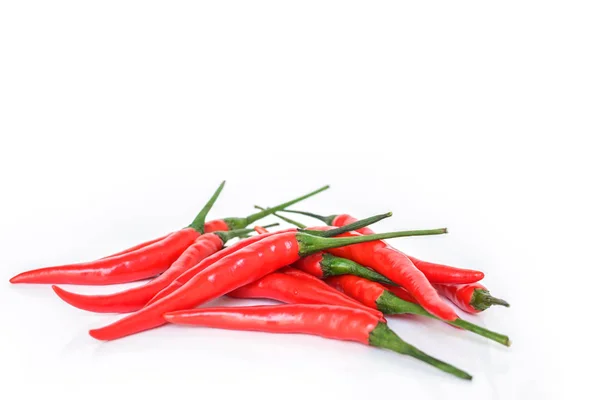 Chili Peper Rode Pittige Stapel Plantaardige Witte Achtergrond — Stockfoto