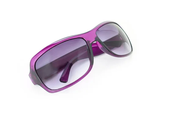 白の背景に紫のサングラス — ストック写真
