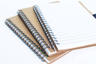 defter beyaz arka plan üzerinde sağ sayfa.