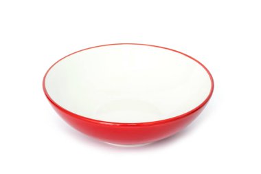 Kırmızı kase beyaz arkaplanda izole