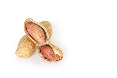 beyaz zemin üzerine fıstık kazık