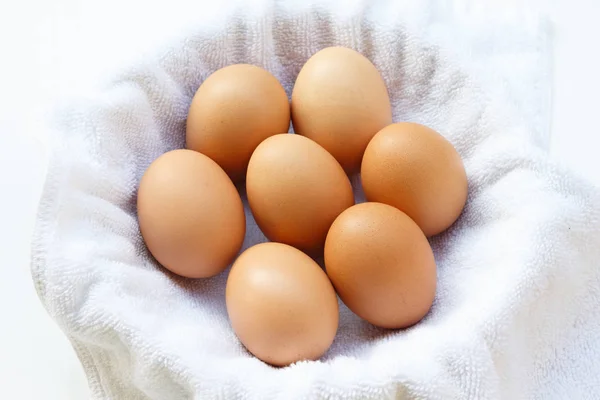 Beyaz Arkaplanda Yumurtalar — Stok fotoğraf