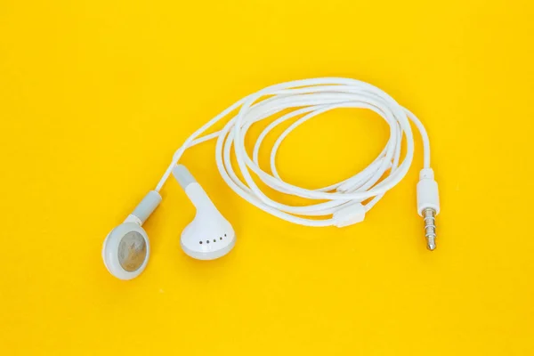 Auriculares Auriculares Sobre Fondo Amarillo — Foto de Stock