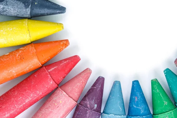 pastel renkli daire üst üste.