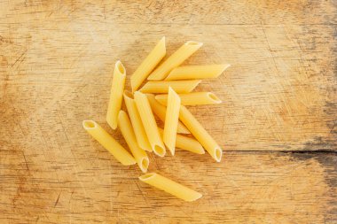 makarna penne İtalyan gıda ahşap kuru.