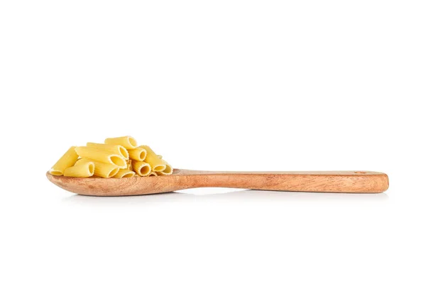 Droge Pasta Penne Italiaans Eten Een Lepel Witte Achtergrond — Stockfoto