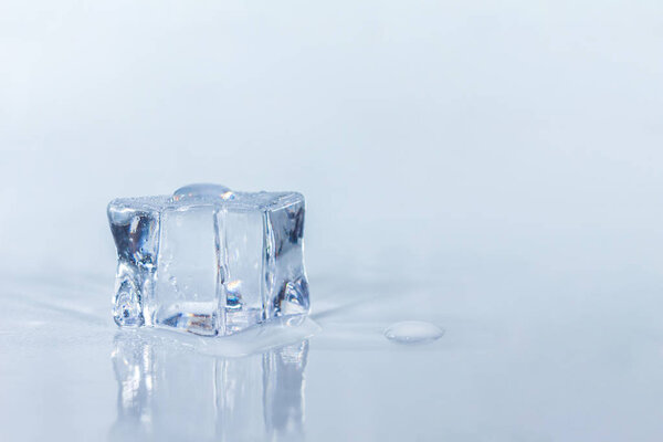One Ice Cubes White Background — Stock Photo, Image