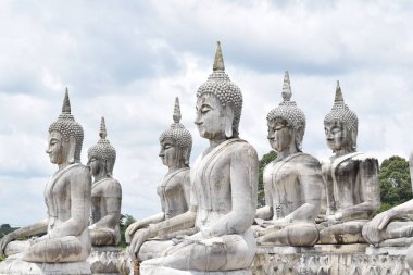 Nakhon Si Thammarat eyaletinin arazi beyaz Buda heykeli işaretlemek Tayland