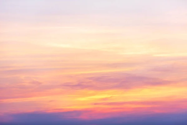 Dramatischer Wolkenbruch Bei Sonnenuntergang — Stockfoto