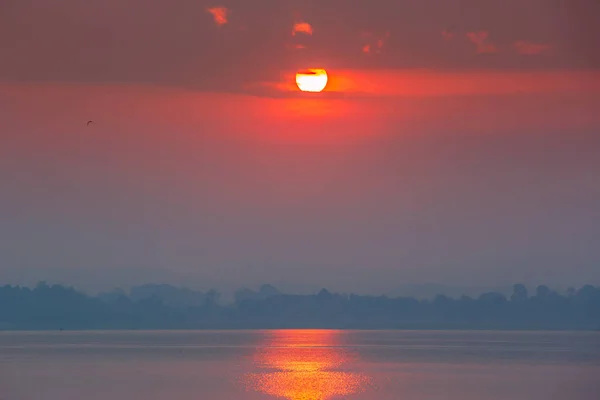 Východ Slunce Nad Velké Jezero Bangpra Nádrž Známé Místo Chonburi — Stock fotografie