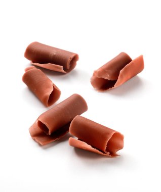 izole küçük çikolata bukleler