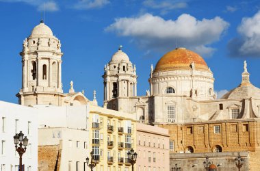 kuleleri ve kubbe Cadiz Katedrali, Endülüs, İspanya