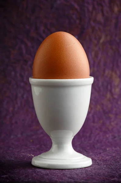 Egg White Ceramic Egg Cup Purple Background — Stock Photo, Image