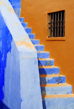 Fas Akdeniz kıyısında bir evde merdiven