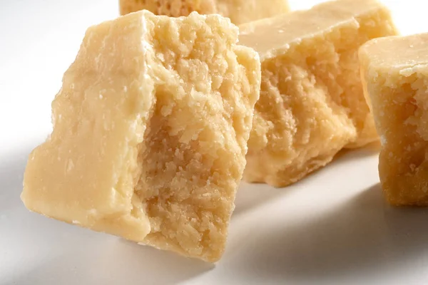 파 르 메 산 치즈의 조각 — 스톡 사진
