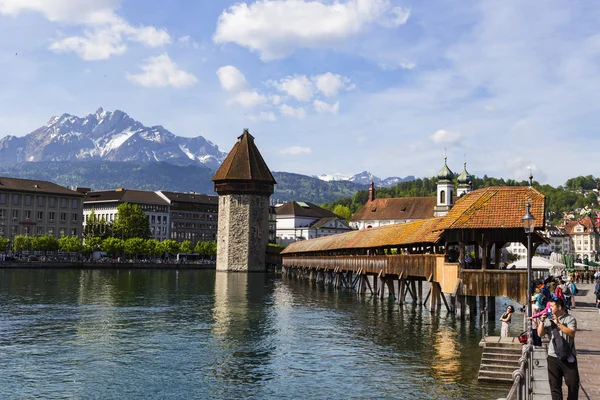 Luzern Switzerland April Tempat Terkenal Jembatan Kapel Danau Luzern Dengan — Stok Foto