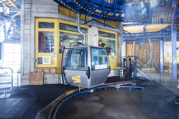 Grindelwald Berne Svizzera Aprile Stazione Cabinovia Schreckfeld Alla Prima Vetta — Foto Stock