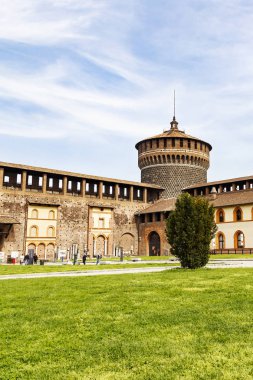 Sforza Kalesi (Castello Sforzesco) bir kalesidir, Milano, İtalya