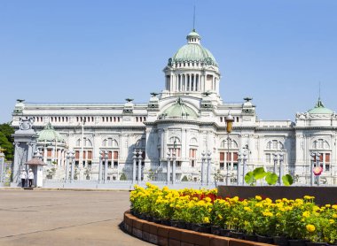 Bangkok, Tayland - 31 Aralık: Ananta Samakhom taht salonu, değil bir kraliyet resepsiyon salonu içinde Dusit Palace, Aralık 31,2018, Bangkok, Tayland. Ananta Samakhom taht salonu, bir kraliyet Resepsiyon Salonu Dusit Sarayı içinde olduğunu