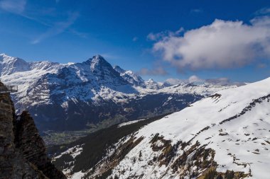 Grindelwald İsviçre Alpler dağ , Sky clif bakarak