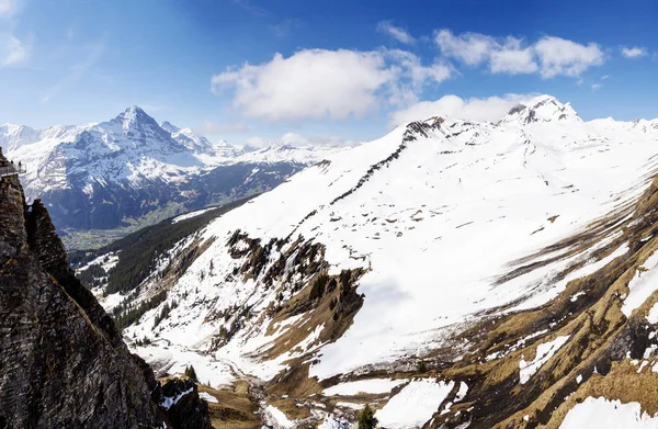 Sníh na horských Alpách ve Švýcarsku, pohled z nebeského útesu WA — Stock fotografie