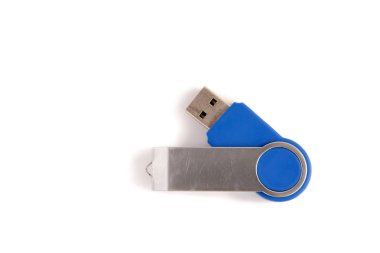 USB flash kart beyaz arka plan üzerinde izole