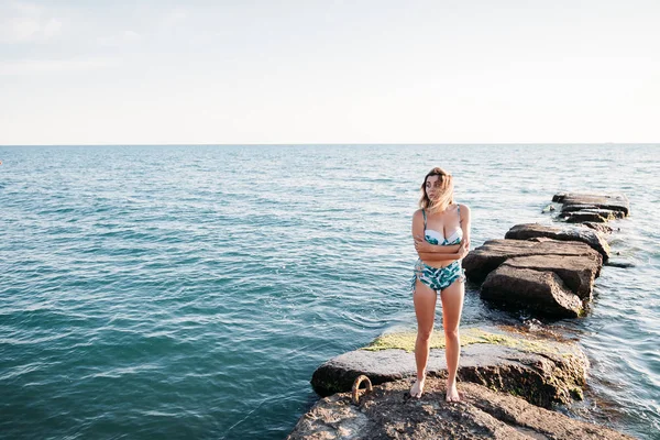 Outdoor Shot Smiling Young Female Model Bikini Standing Blue Sky — Stock Photo, Image