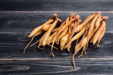 Parmak kök Tayland Mutfağı, yemek pişirmek için madde olduğunu o da geleneksel tıp.