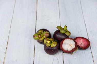 Mangosteen Asya meyve Besleyici bu değerdir.