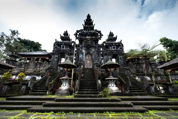 Храм Вершине Пура Бесаких Убуде Бали Индонезия — стоковое фото