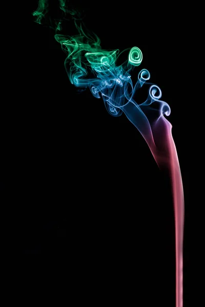 Humo Del Color Mueve Sobre Fondo Oscuro — Foto de Stock