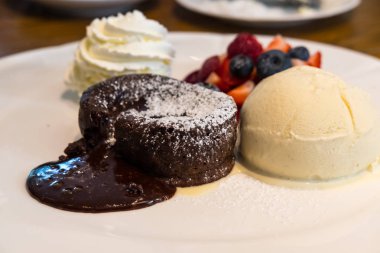 çikolata lav tatlısı