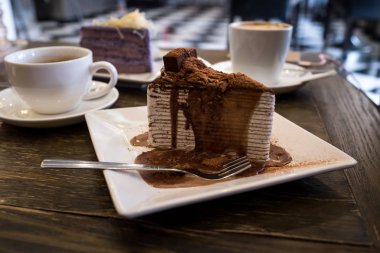 çikolatalı krep pasta