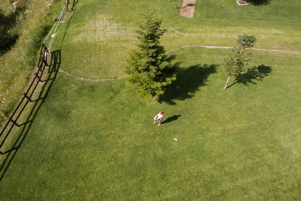 Aerial Views Woman Practicing Yoga Meadow — Stock Photo, Image