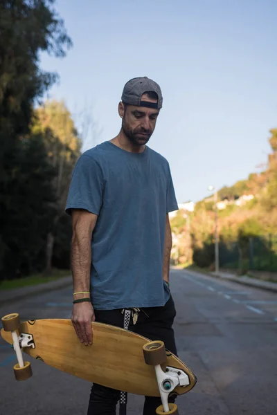 Man Casual Clothing Practicing His Long Board Lonely Street Sunset — Stock Photo, Image