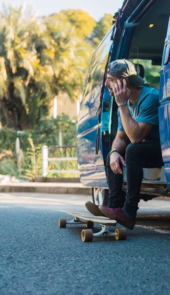 Man Casual Clothing Practicing His Long Board Lonely Street Sunset — Stock Photo, Image