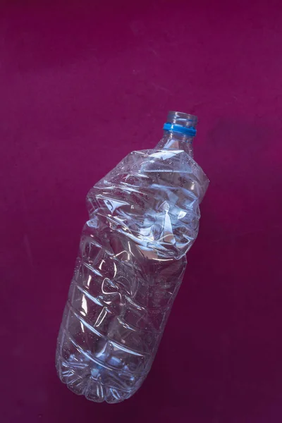 Varias botellas de plástico listas para ser recicladas —  Fotos de Stock