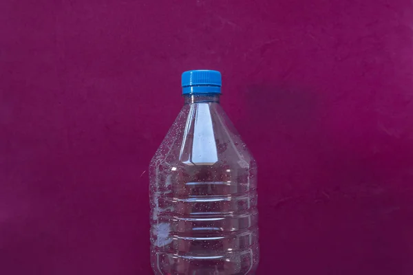 Plusieurs bouteilles en plastique prêtes à être recyclées — Photo